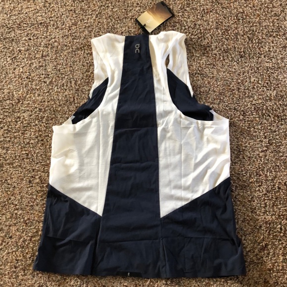 On Cloud tank top - Picture 2 of 4